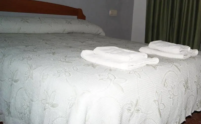 Hotel Al-Andalus Peal, En Cazorla Comarca Peal De Becerro 2*,